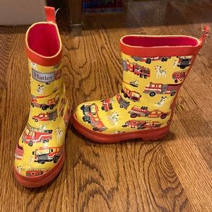 Hatley 9 kids construction truck rain boots